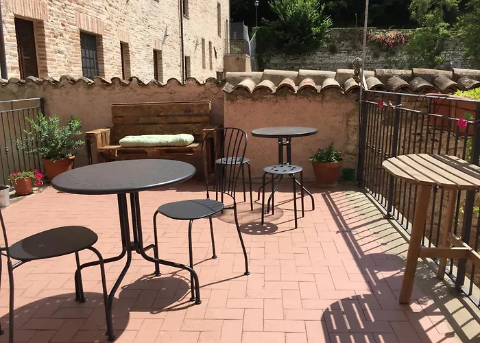 فندق مبيت وإفطار Palazzo Bruschi بيرغولا